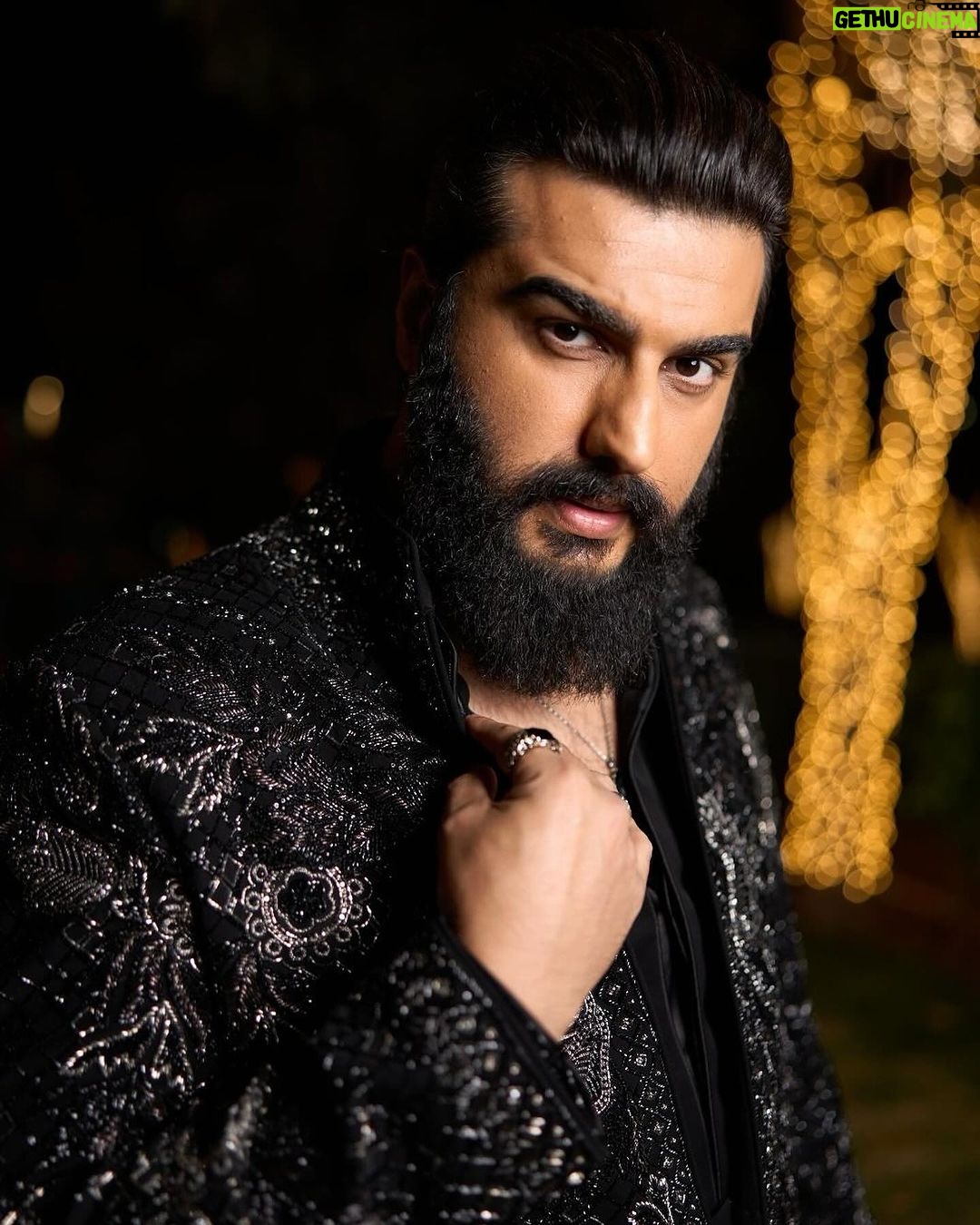 Arjun Kapoor Instagram - Born to shine 🌟 #Iykyk 😉