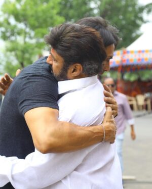 Arjun Rampal Instagram - It’s a wrap for me on my film #bhagwantkesari I was so nervous when I came here to shoot my first Telugu film. I can confidently say now that I have had an absolute blast filming it. All this would not have been possible without the energy of my big brother #balakrishna thank you bro for your amazing energy, love and of course my education in Hora. Love you. Thank you my dear younger brother @anilravipudi you are crazy, cool and super talented. #Sahu my dear young producer, for making my life so easy, the whole team of #BhagwantKesari for your patience, support and love. Goodbye team #bhagwantkesari  #19oct2023 Cinemalo kaluddham. Love from me aka Rahul Sanghvi.#wrap #bhagwantkesari #hyderbad #ramojiraofilmcity