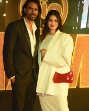 Arjun Rampal Instagram - A splendid night and a fabulous opening at the @mumbaifilmfestival congratulations @mumbaifilmfestival @nmacc.india #ishaambani #nitaambani @priyankachopra for a big leap for films taking them global. #mami #filmfestival