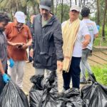 Arjun Rampal Instagram - A morning well spent in cleaning our mess. A beach clean up initiative of honourable Prime Minister @narendramodi ji call for #ektareekhekghantaeksaath shramdaan for swachchhata. Organised by Principle director of IT. Shri #SushilMadhuk #goatourism #rotaryclub #elshaddai. And a large amount of volunteers and environmental enthusiasts. Great job everyone. I hope everyone around our country doing their bit. #SwachhataHiSeva #CleanlinessCampaign #miramarbeach #Goa. #1stOct