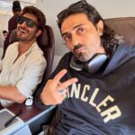 Arjun Rampal Instagram – Ahmedabad we coming….. see you soon @mevidyutjammwal #ahmedabad #flight #crakk