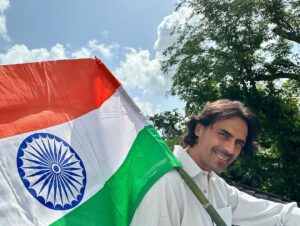 Arjun Rampal Instagram - Mera Bharat mahan, on our day of Independence wishing, all my brothers, sisters, friends and foes. Peace, Prosperity, Patriotism. Let’s cherish our freedom and respect each other. Love each other. Help each other. Let’s make India the greatest nation and example for all mankind to follow. Jai Hind. #happyindependenceday🇮🇳 #harghartiranga #Freedom #proudtobeindian🇮🇳