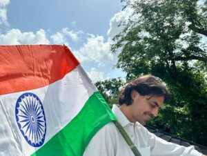 Arjun Rampal Instagram - Mera Bharat mahan, on our day of Independence wishing, all my brothers, sisters, friends and foes. Peace, Prosperity, Patriotism. Let’s cherish our freedom and respect each other. Love each other. Help each other. Let’s make India the greatest nation and example for all mankind to follow. Jai Hind. #happyindependenceday🇮🇳 #harghartiranga #Freedom #proudtobeindian🇮🇳