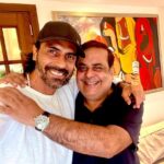 Arjun Rampal Instagram - Lovely meeting u my brother. Get well soon lots to do. @ramitts #brothers