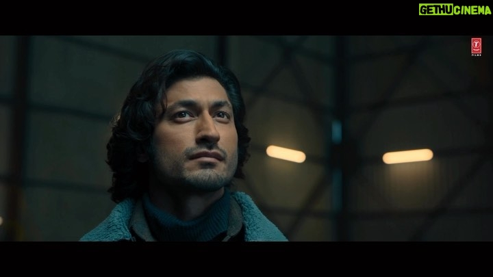 Arjun Rampal Instagram - This looks amazing. Well done @mevidyutjammwal such a revelation. @sankalp.reddy Wow, great first look. Congratulations @anupampkher #Bhushankumar @abbassayyed77 @reliance.entertainment @tseries.official @tseriesfilms can’t wait to watch it #IB71
