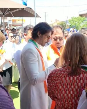 Arjun Rampal Instagram - Happy 74th Republic Day, celebrating with the wonderful Indian community in Sydney, the warmth of India transcends all boundaries #littleindiasydney #proudtobeindian🇮🇳 #republicday2023 #australia #australiaday