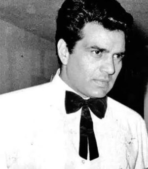 Arjun Rampal Instagram - Happy Happy birthday dearest @aapkadharam ji the most Handsome man in the industry, with the largest heart. Love and best of health and happiness. #happybirthdaydharmendra