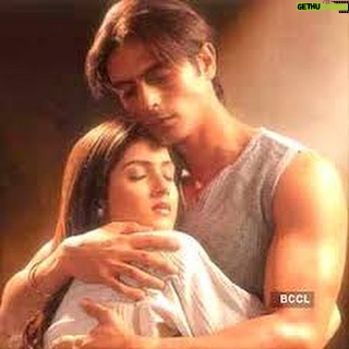 Arjun Rampal Instagram - It’s been 22 years today since my first release #pyaarishqaurmohabbat sending all of you a lot of #pyaarishqaurmohabbat today and everyday. To the man responsible @rajiv_rai_ I love you thank you 🙏🏽 @shabbirboxwalaofficial love you too, @suniel.shetty @aftabshivdasani #kirtireddy #nadeem and everyone involved big love ❤️