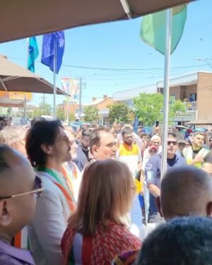 Arjun Rampal Instagram - Happy 74th Republic Day, celebrating with the wonderful Indian community in Sydney, the warmth of India transcends all boundaries #littleindiasydney #proudtobeindian🇮🇳 #republicday2023 #australia #australiaday