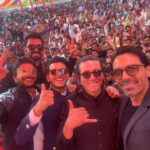 Arjun Rampal Instagram - Started the new year on a perfect note, 67 couples were married today, in Umeta Vadodara. They comprise of orphans or families with members who are unemployed, who couldn’t afford a wedding for their daughters. A match is made. A groom found. Their marriages take place together with a great celebration. Congratulations to the newly weds and wish them a great future together. Thanks to Mr. Allaharakha the whole team of #ThreeMonkeys the #zaryaahfoundation a great initiative. Blessed to be a part of it. #groupmarriage #vadodara #Umeta #Gujarat #celebrations #happynewyear2023