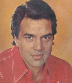 Arjun Rampal Instagram - Happy Happy birthday dearest @aapkadharam ji the most Handsome man in the industry, with the largest heart. Love and best of health and happiness. #happybirthdaydharmendra