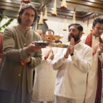 Arjun Rampal Instagram - Sought the blessings of Lord Ganesha, at the residence of honourable CM Shri Eknath Shinde ji. @mieknathshinde ji thank you for your gracious hospitality and making me do the Arti. May Lord Ganesha always bless you and your family with strength, health and success. #JaiGanesha #ganpatibappamorya