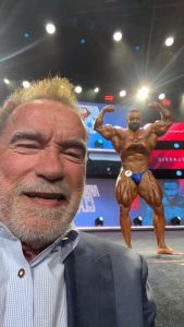 Arnold Schwarzenegger Instagram - Watching @hadi_choopan pose at the @arnoldsports pre-judging! Check out the live stream at the link in my story!!