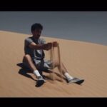 Artem Kalaydzhyan Instagram – Я в детстве всегда мечтал оказаться в лагере с детьми, но к сожалению такой возможности не было! Проект «Выжить в Дубае» просто заполнил этот пробел, я оказался в лагере с детьми из разных городов, которых совершенно не знаю, и каждый день всё лучше и лучше мы начинали понимать друг друга, наслаждались и ценили время проведенное вместо, много бессонных ночей и кайфовых душевных разговоров. Жуки, пауки, скорпионы, змеи, какие-то командные игры, обиды, слёзы, примирения, всё как в идеальном детстве )! 
Летом я уезжал к бабушке в деревню, там знакомился с приезжими из разных городов детьми, и был с ними каждый день от рассвета до заката, мы бегали по деревенской улице, где крайне редко ездили машины, я просто молился и просил бога что б не увидел как на улицу заезжает автомобиль, если заезжала машина это значило что лето уже кончается и за кем-то из нас приехали родители. Кого-то из детей раньше забирают домой, в этот момент ощущение что у тебя украли мир, мне казалось что его или её родители не понимают как нам хорошо и что мы должны быть до конца жизни рядом, они совершено бездушно одним днём приезжали и забирали моих друзей и подруг, до слёз было обидно, потому что мы по деревом шелковицы клялись всю жизнь быть рядом друг с другом, но взрослым было пофиг на наши планы!) «Выжить в Дубае» – это идеальная картинка моего детства, куда бы мы не разлетелись после проекта, мы с огромной любовью, дружбой и уважением общаемся и как дети с удовольствием бежим на встречу к друг другу! ❤️

«Выжить в Дубае» ✅ @dubai__tnt 
Идем дальше 💪🏼
А что будет дальше? 😄
Смотрите на @tnt_online 

Огромное спасибо всем создателям за этот кайф: 
@kostya_obukhov 
@boris_khanchalyan 
@tina_kandelaki 
@pavelvolyaofficial 
@liasanutiasheva 
@zharov.seva
