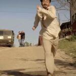 Artem Kalaydzhyan Instagram – Если муха попала случайно в самолет и летает внутри летящего самолета, то получается она летает и летит, а когда она приземляется в другом городе и встречает других мух, они ей дают понять что она там чужая? 🤔