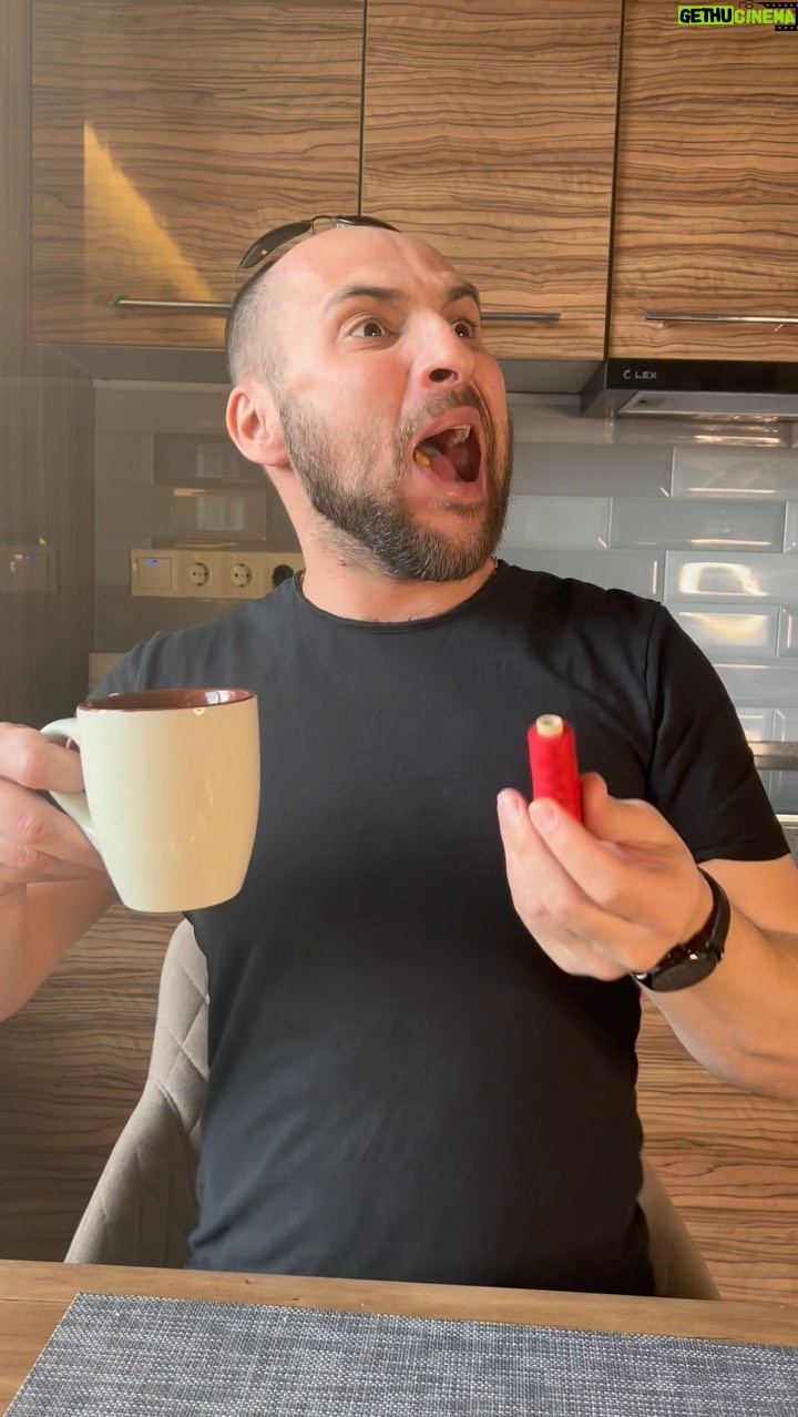 Artem Karokozyan Instagram - Это только у моей мамы ? Или все такие ?