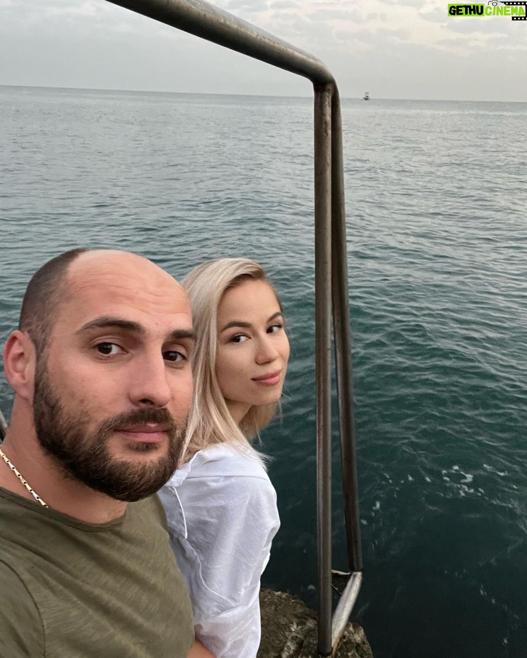 Artem Karokozyan Instagram - А у нас скоро будет лялька 🤰🏼