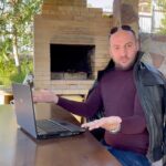Artem Karokozyan Instagram - На какую тему мне ещё снять ролик с кахой ? #кахаинвестор #непосредственнокахаинвестор #кахаюмор #юмор #кахакрипотвалюта #кахаэфир