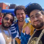 Artem Karokozyan Instagram - Он делает губы и груди как для себя! «Доктор Свисток» - первая российская пранк комедия. Во всех кинотеатрах с 17 февраля 2022. Главная экспериментальная Комедия следующей зимы. Во всех сценах фильма участвовали люди, которые не догадывались, что их снимают. Для съёмок мы сделали в Сочи почти настоящую клинику пластической хирургии.