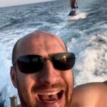 Artem Karokozyan Instagram - Кто знает , селфи до сих пор актуальны, Или это сейчас уже не модно ?
