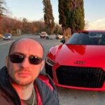 Artem Karokozyan Instagram - Кто знает , селфи до сих пор актуальны, Или это сейчас уже не модно ?