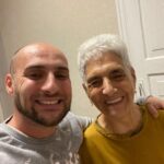 Artem Karokozyan Instagram - Кто знает , селфи до сих пор актуальны, Или это сейчас уже не модно ?