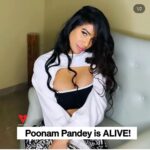 Arti Singh Instagram - Disgusting… this is not awareness .I lost my mother when I was born coz of cancer . I lost my father coz of cancer ..My mother use to tell doc bacha lo . My baby is just born and I hv one year old son .u are not spreading awareness u are spreading lies ..go to hospital and bloody see people fighting for their lives . Just not acceptable: u are playing with everyone emotions . Shame and it’s shocking tht people can stoop down to this level. Rest in peace for u is just like a word . Go and ask people who hav actually lost there loved ones .. u using social media to spread lies not awareness.. shitty pr stunt .
