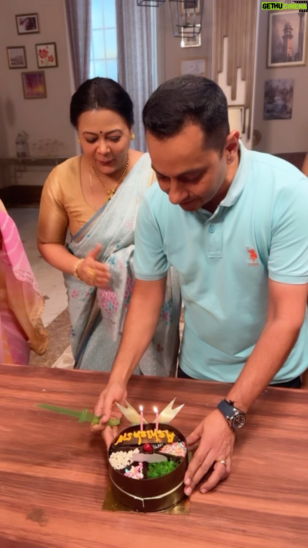 Arti Singh Instagram - Shravani came to me out of the blue .. and became one of the happiest shows of my life .. we celebrated every milestone big or small . Upar neeche thoda hua . Jab 10 bartan sath ho toh khanakte hain but no negativity . Fell in love with few and Learnt from few what not to do .. thank u my both sir my producers @raghuvir.shekhawat @ravindragautamofficial for making me Chandra.. thank u for being so generous and approachable . Neelam @neelamdaswani for being such a stress free creative .. Anand dada Shashi dada who cared for me as real sister .. so possessive tht I started enjoying tht . Love u both ..Well I never thought I would carry negative role . .. @shri.n Shri u are the bestest I hv worked in my entire career . U made me feel like a Queen .. thank u for everything . My production people pramod ji . My ep @sayyed_liyaqat bomai apna jamta hai boss aur is insaan ka hardly kisi ke sath jamta hai .. amar sir @amarvarpe for giving life to Chandra and being so friendly .. I got one brother on this set who is forever @chhora_ganga_kinaare_walaa love u bhai .. @ishivanshidas my little sister . @rekha_sav didi saaye ke jaise khyal rakha mera apne . U taught me patience and love . U actually made me feel like elder sister . @_sonal_khilwani_ one of the most hardworking actor and no natak actor I hv worked with . @imohitsonkar11999 Hasmukh hero hamara (laughing gas ) @atishaygodhaa I hvnt done much work with u but whatever heard u are one of a kind human itna acha bhi theek nahi . @manish_goplani met u first time worked for first time . Your silence is your power . Kind and honest .. Sanjay ji tana dada Abdul since so many days got so much love .. Vasudha @vijaylaxmisingh27 sweet and innocent . Dadi (apka pyaar kabhi kabhi sukoon deta tha .. @tomarsimran21 beautiful sensitive and with so much depth .. and last but not the least Ashish sir ..apne bina sikhaye aur bataye hi mujhe apne khamiyan samajh mein aa gayi . Thank u for making me a better person . .. I wil cherish these memories forever ❤️ @shemarooumang thank u for making me Chandra❤️
