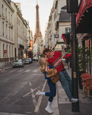 Artur Babich Instagram - Paris ❤️🥐 @ba.bitch_ 

Photo: @oui.photo 

Ждите следующий совместный пост 🤫

#paris #parisphoto