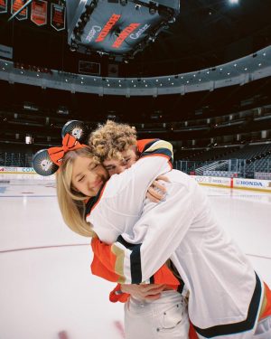 Artur Babich Instagram - My world 🧡🏒

#flytogether