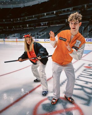 Artur Babich Instagram - My world 🧡🏒

#flytogether