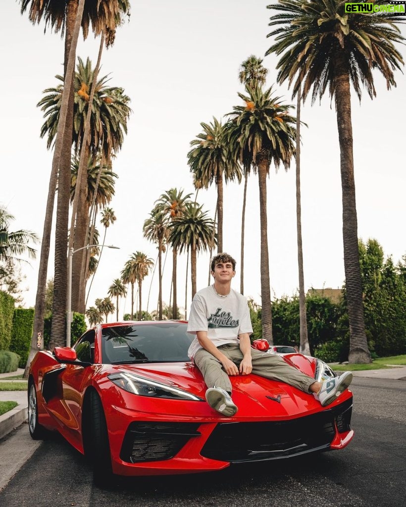 Artur Babich Instagram - сфоткай, типо моя тачка😅 🚗 @hollywood_rides Los Angeles, California