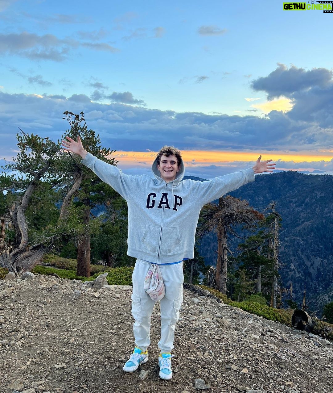 Artur Babich Instagram - 🏔 California, USA