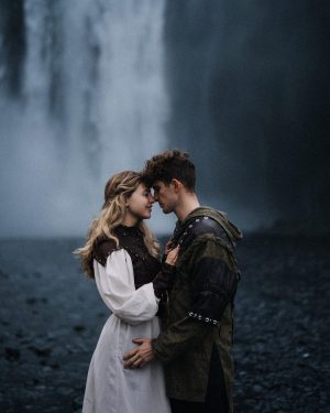 Artur Babich Instagram - ИСЛАНДИЯ 🖤 КИНО 
каждое фото из этой поездки - отдельный вид искусства. согласны?

📸 @bulavina