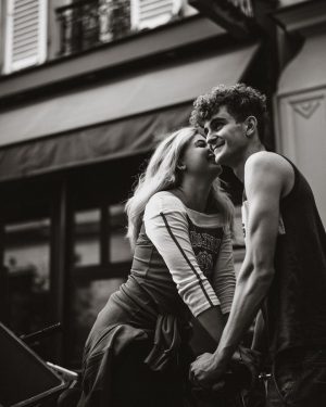 Artur Babich Instagram - мы, кстати, уже два года вместе😂❤️
теперь вы знаете, вот так вот))

📸:@oui.photo
