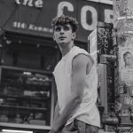 Artur Babich Instagram - бабич, а есть фотки где ты смотришь в камеру?😅 📸@timbites New York