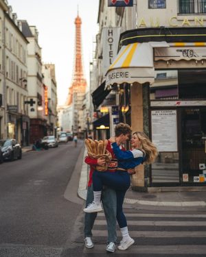 Artur Babich Instagram - Paris ❤️🥐 @ba.bitch_ 

Photo: @oui.photo 

Ждите следующий совместный пост 🤫

#paris #parisphoto