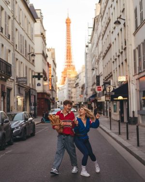 Artur Babich Instagram - Paris ❤️🥐 @ba.bitch_ 

Photo: @oui.photo 

Ждите следующий совместный пост 🤫

#paris #parisphoto
