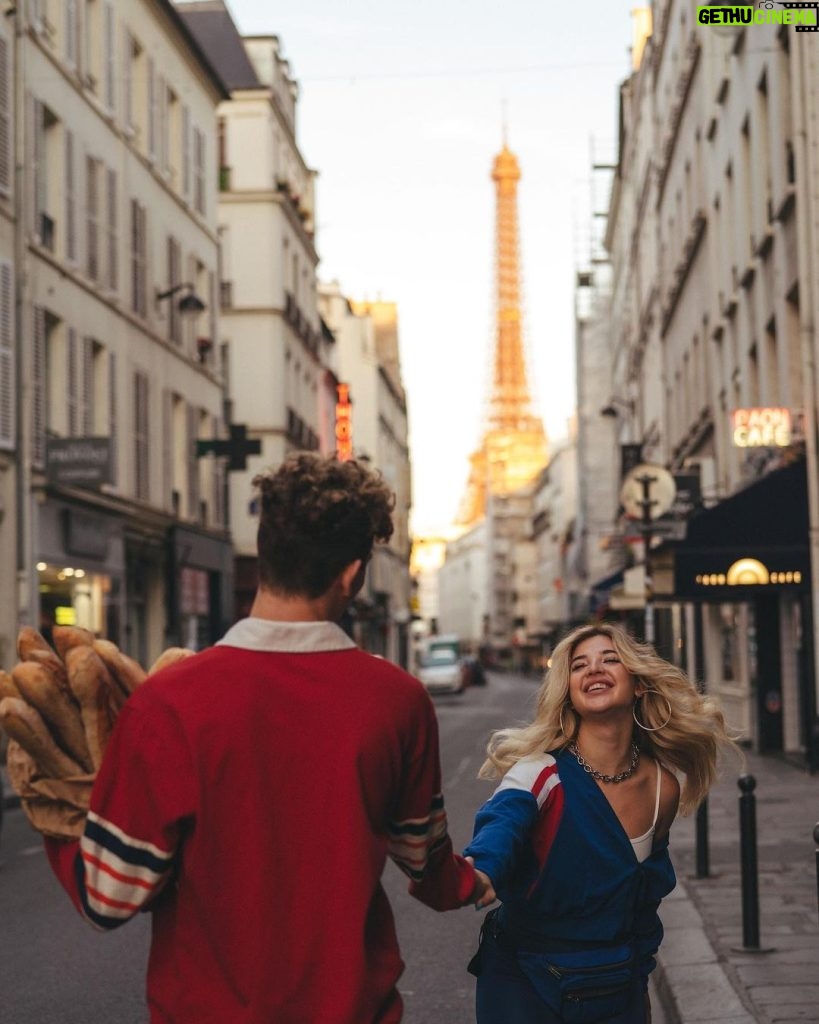 Artur Babich Instagram - Paris ❤️🥐 @ba.bitch_ Photo: @oui.photo Ждите следующий совместный пост 🤫 #paris #parisphoto Eiffel Tower - Paris, France