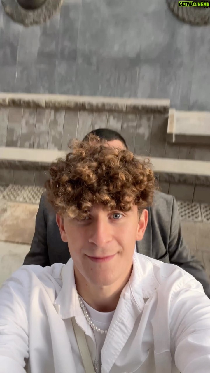 Artur Babich Instagram - батя не знал, что это за тренд🥹❤️