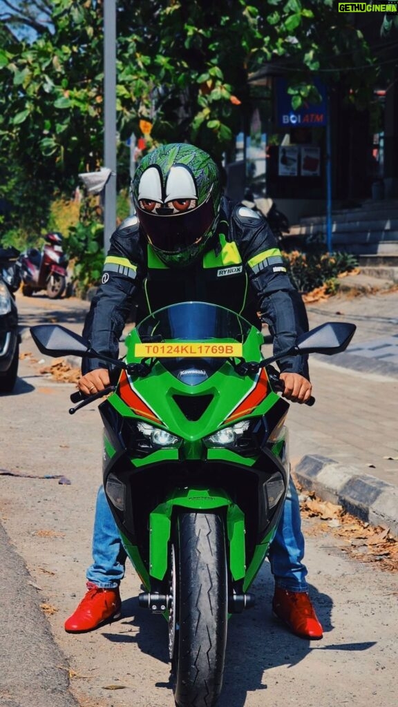 Arya Instagram - Lifetime Achievement INDIA’S FIRST 2024 KAWASAKI NINJA ZX6R KRT Editon… #india #first #2024 #kawasaki #ninja #zx6r #trivandrum #godsowncountry #trivandrumdiaries #kerala #passion #love #obsessed #dream #reality #biker #bikersofkerala #superbike #delhi #mumbai #kolkata #bangalore #chennai #kochi #hyderabad #punjab #chandigarh Trivandrum, India