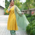 Arya Instagram - Laddoo peela color ❤️😜 Costume @silkycalicut Styling @sabarinathk_ MUA & hair @chan_aneesh Pc @pranavraaaj ❤️ Jewelry @adorebypriyanka #dressup #makeup #event #styling #comfort #fashion #trend Kochi