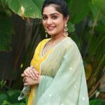 Arya Instagram - Laddoo peela color ❤️😜 Costume @silkycalicut Styling @sabarinathk_ MUA & hair @chan_aneesh Pc @pranavraaaj ❤️ Jewelry @adorebypriyanka #dressup #makeup #event #styling #comfort #fashion #trend Kochi