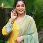 Arya Instagram - Laddoo peela color ❤️😜 Costume @silkycalicut Styling @sabarinathk_ MUA & hair @chan_aneesh Pc @pranavraaaj ❤️ Jewelry @adorebypriyanka #dressup #makeup #event #styling #comfort #fashion #trend Kochi