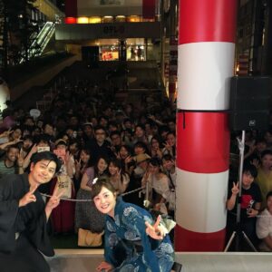 Asami Miura Instagram - ...
#なつやすみイベント
#森水卜
見にきてくださったみなさま、
配信をみてくださったみなさま、
本当にありがとうございました‼︎
みなさま予定もある大切な夏休みに、
直前のおしらせにもかかわらず
たくさんきてくださって、
みてくださって、
本当に幸せな3時間でした。
#わたしの大好物を煮込む
#角煮
って、知っててくれて、
うれしかったなぁ。
煮卵。
#メッセージTシャツ
ぜんぶ読みました‼︎
#食リポ放棄そうめん
近日公開しますね。
動画、いま消えてしまっていますが、
どこかでみていただけるように考えております‼︎
またきっと、お会いしましょう‼︎