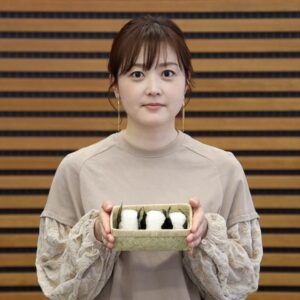 Asami Miura Instagram - ...
#食リポ放棄おにぎり
おにぎりの具はなんでしょうか⁇
みなさまの好きな具はなんですか⁇

撮影と編集 @mori_kei_suke
#黙
