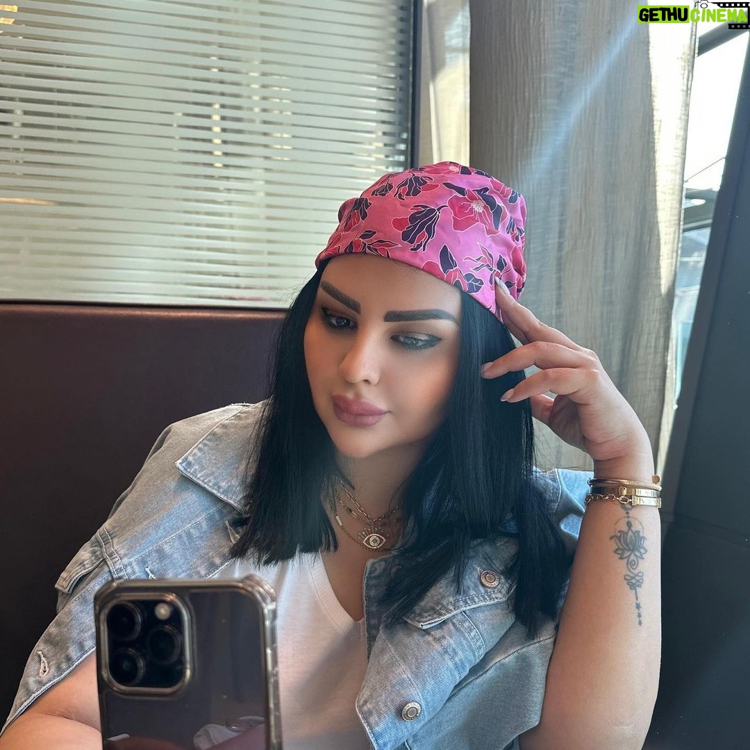 Aseel Hameem Instagram - To Dubai ☀️⛱️💛 Hamad International Airport