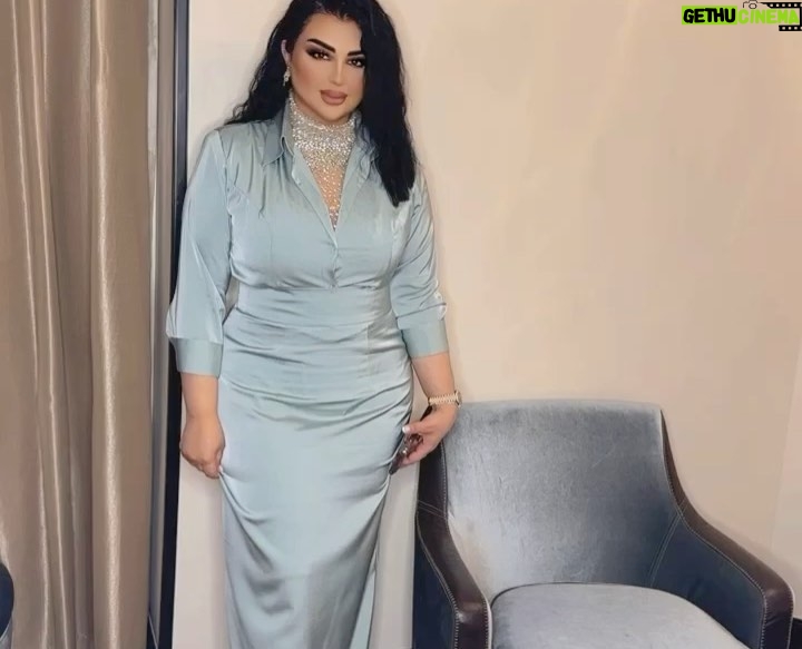 Aseel Hameem Instagram - كل الشكر والامتنان لكل شاعر وكل ملحن ظهر بالبرنامج او ذكر اسمه او لم يذكر انا فخوره بالكل.. وطبعا شكر كبير للاستاذ #مصطفى_الاغا المحاور اللطيف اللي يعرف يخلي الضيف مرتاح واقوله يابوكرم مر الوقت بسرعه.. تحياتي #صيل_هميم @sadaelmalaeb @mustafa_agha1 @mbc1 @mbciraqtv @fashioniconkw @ziadalsaleh