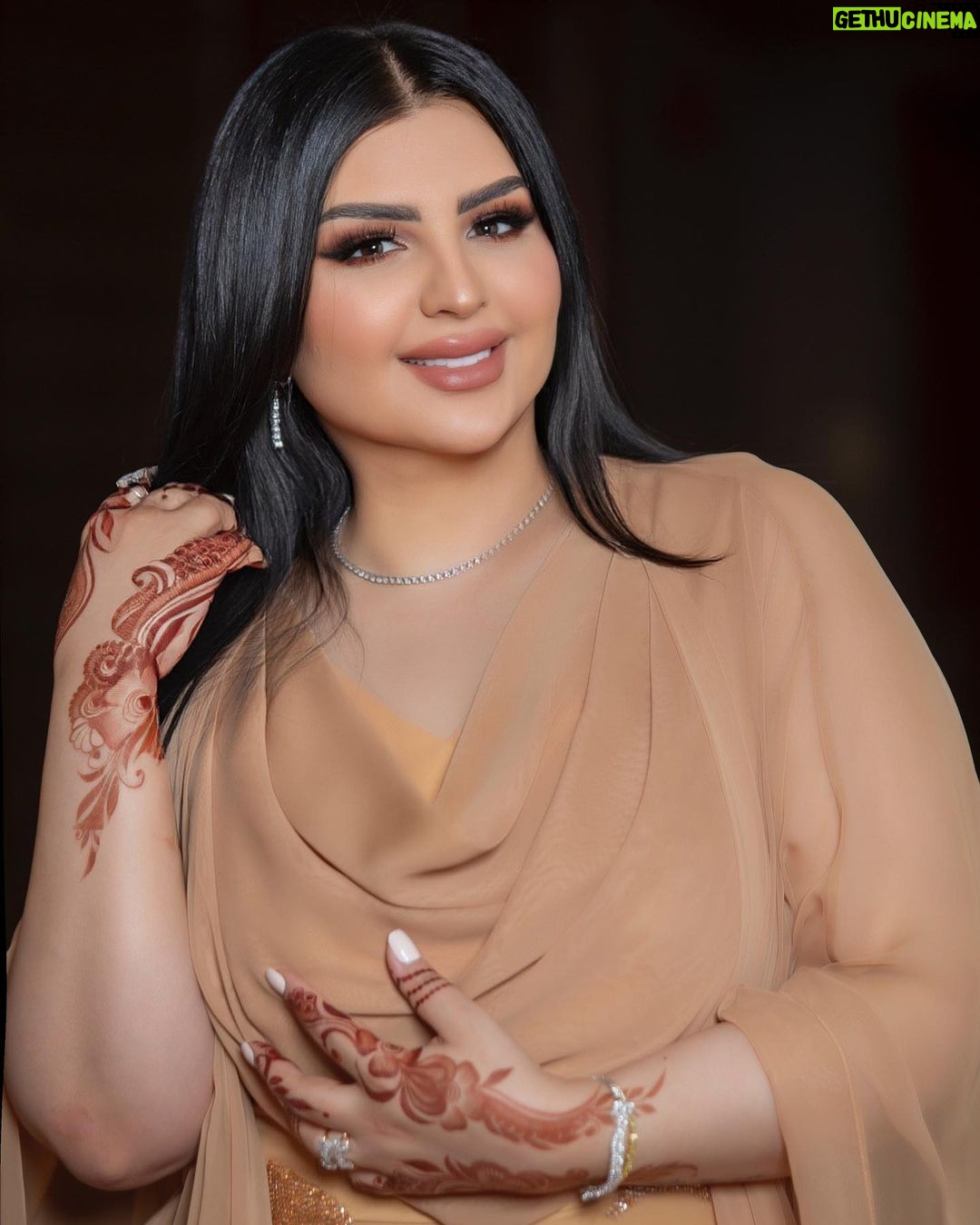 Aseel Hameem Instagram - شكرا روتانا خليجيه على الحوار الممتع من برنامج سوالف رمضان . Thanks to my Glam team 🫶🏽 Styled by @ziadalsaleh Outfit @manel.fashion Make up @furatabaalkhail Hair @ghadah_hairstyle Photo @manartamim Special thanks @lazurde 💎 #اصيل_هميم #روتانا_خليجية #رمضان_كريم #السعودية الرياض المملكه العربيه السعوديه