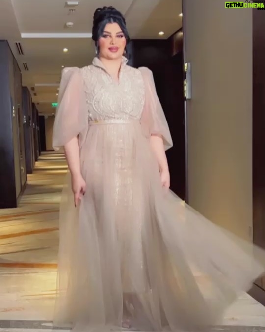 Aseel Hameem Instagram - من اطلاله افراح السعوديه دايما افراحكم عامره واستمتعت معاكم 💚🇸🇦 Thanks for my Glam team ✨ Stylist @ziadalsaleh Dress @h_alaitah Make up @monaalnoman Hair @wahg_hairstyle Jewelry @joorydiamonds Photo @ent9ar_3